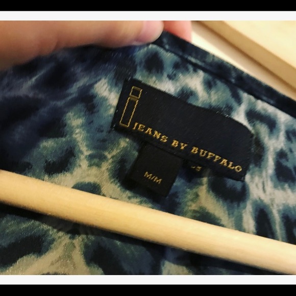 Jeans By Buffalo Blouse - Picture 3 of 5